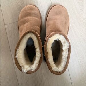 Women’s UGG Classic Mini II